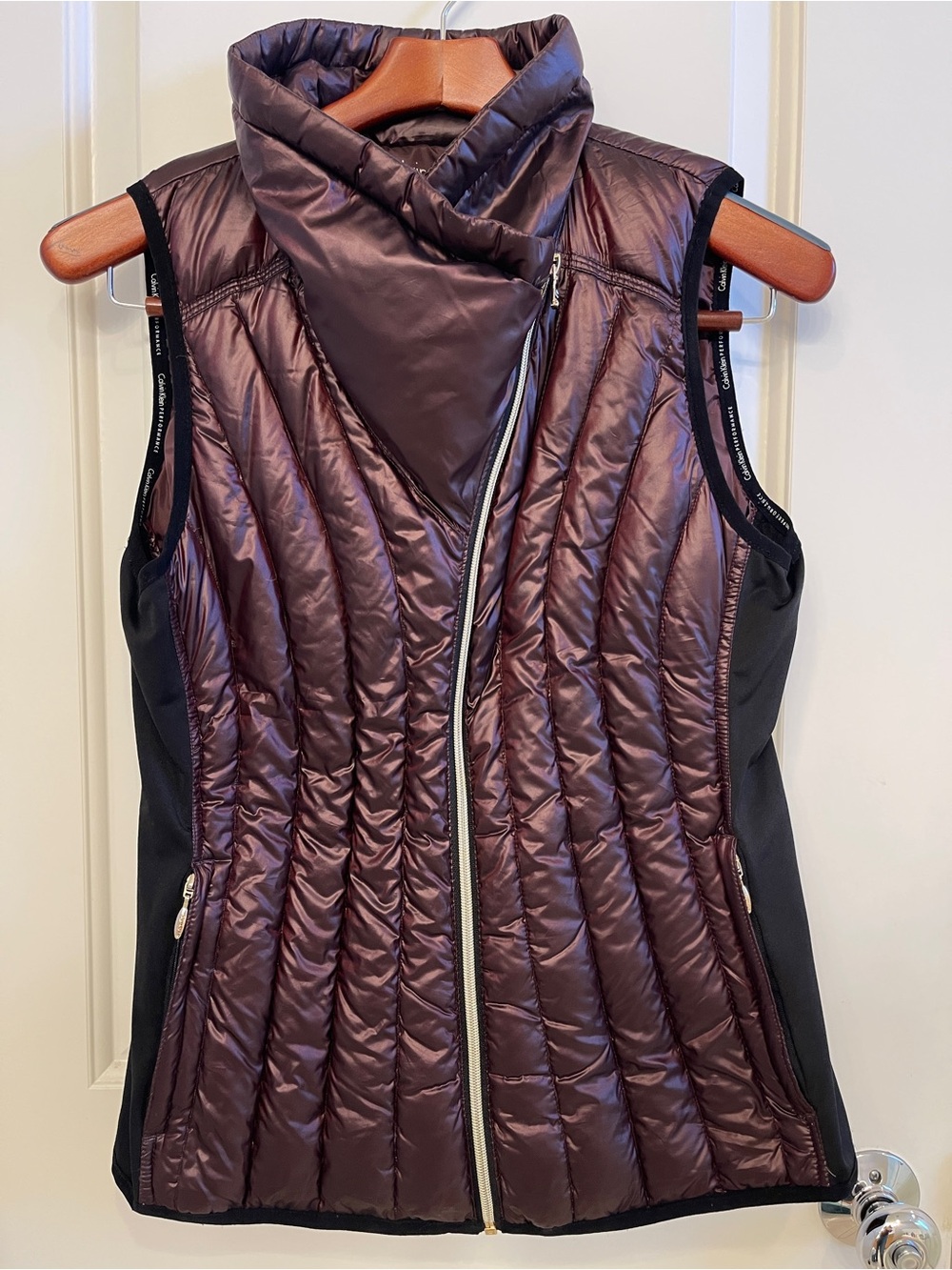 Calvin Klein Performance Down Quilted Asymmetrical Zip Vest - Burgundy - Picture 2 of 7